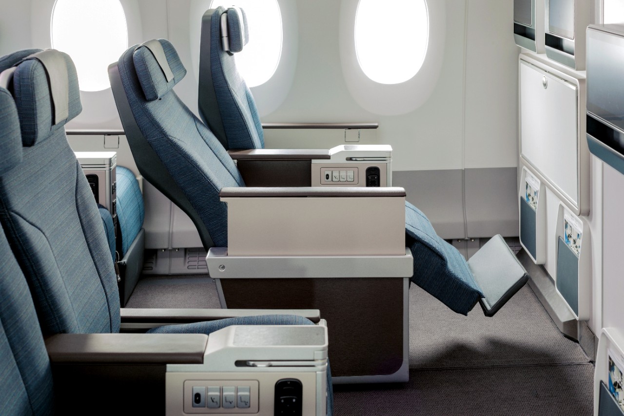 Premium Economy 01